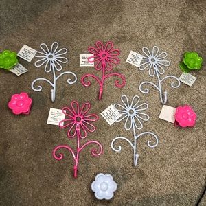 10 Piece Bundle of Wall Hooks